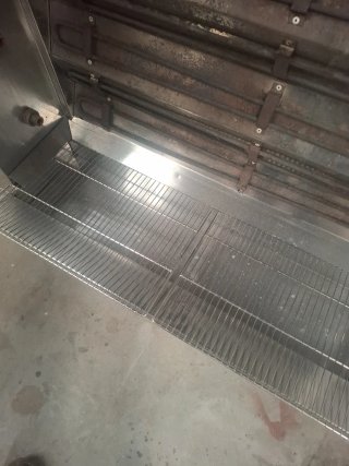Anticaídas para pollos asados