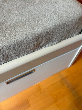 Habitación tren juvenil con armario y cajonera