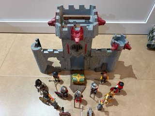 Lote Playmobil Castillo y Figuras