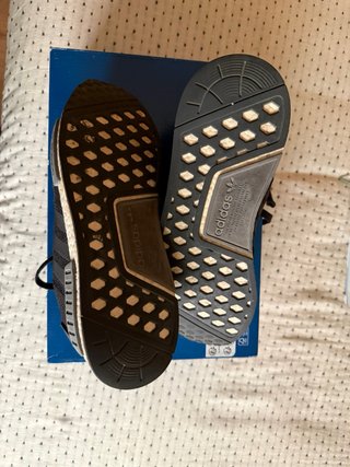 Zapatillas Adidas Negras y Beige