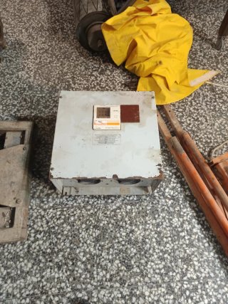 Cuadro eléctrico metálico y plástico