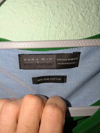 Jersey verde cuello pico