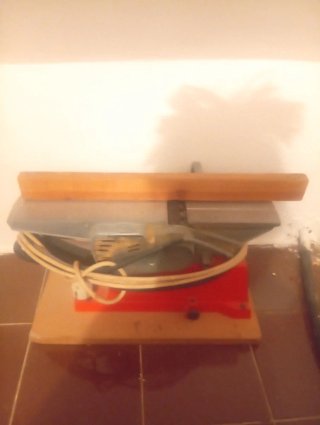 Cepillo de mesa portatil