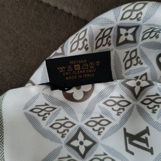 Louis Vuitton Beige y Blanco Pañuelo