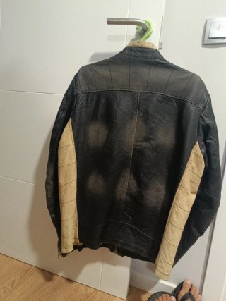 Chaqueta de cuero TDK Talla L. Muy poco uso.
