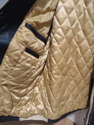 Chaqueta de cuero TDK Talla L. Muy poco uso.