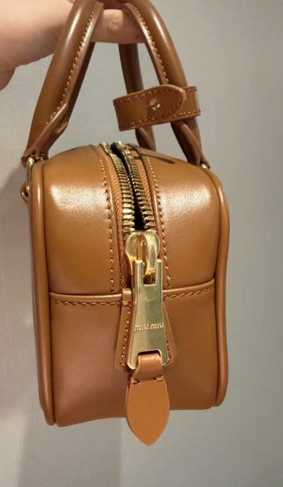 Bolso Miu Miu Marrón Cuero