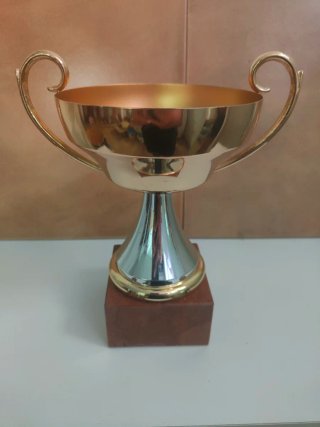 Coppa sportiva vergine senza etichetta