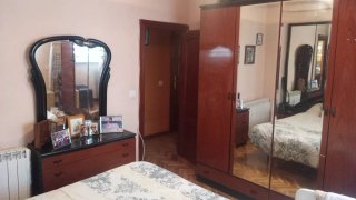 Dormitorio completo con cuna