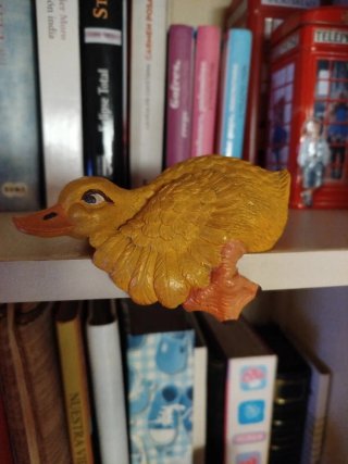Figura de pato decorativa