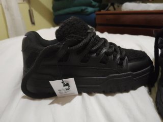 Zapatillas negras con cordones