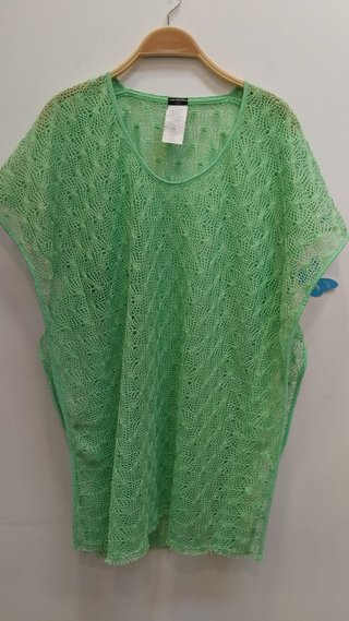 Blusa fluida con lunares
