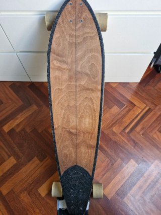Longboard de madera nuevo
