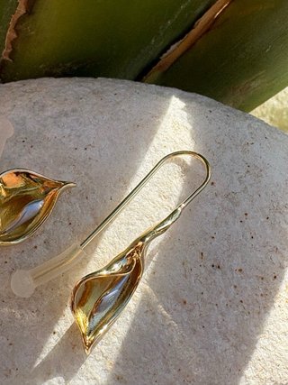 Pendientes cobre chapado oro tallados a mano