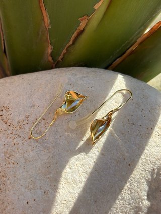 Pendientes cobre chapado oro tallados a mano