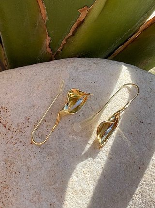 Pendientes cobre chapado oro tallados a mano