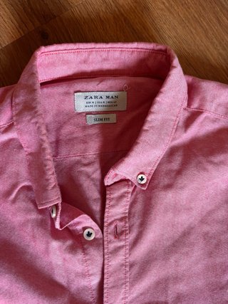 Camicia rosa e shorts Levi's uomo