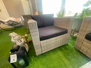 Conjunto de jardín ratán gris y negro