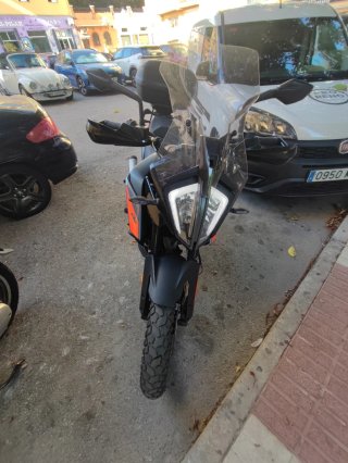 KTM 390 Adventure Negra y Naranja