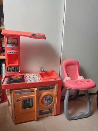 Cocina infantil, trona para muñeca