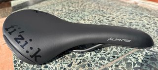 Sillín Fizik Aliante Negro