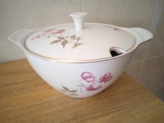 Sopera de porcelana