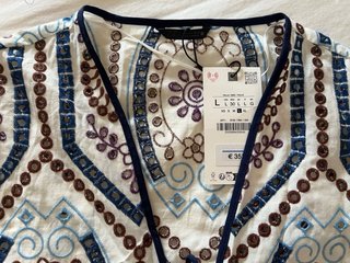 Top corto bordado Zara Talla L
