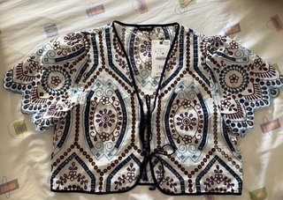Top corto bordado Zara Talla L