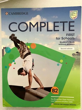 Libro de inglés, preparación al B2 de Cambridge