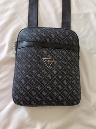 Riñonera Guess