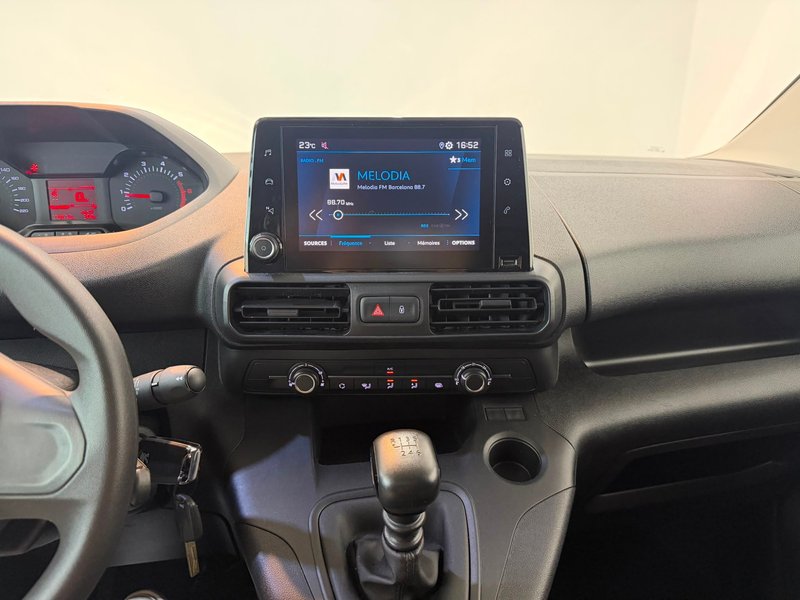 Peugeot Partner 2022, foto 11