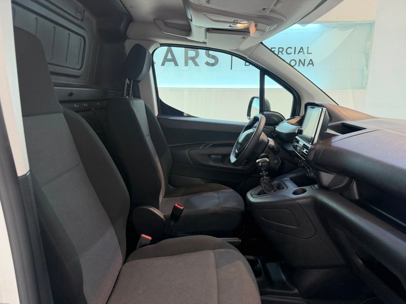 Peugeot Partner 2022, foto 16
