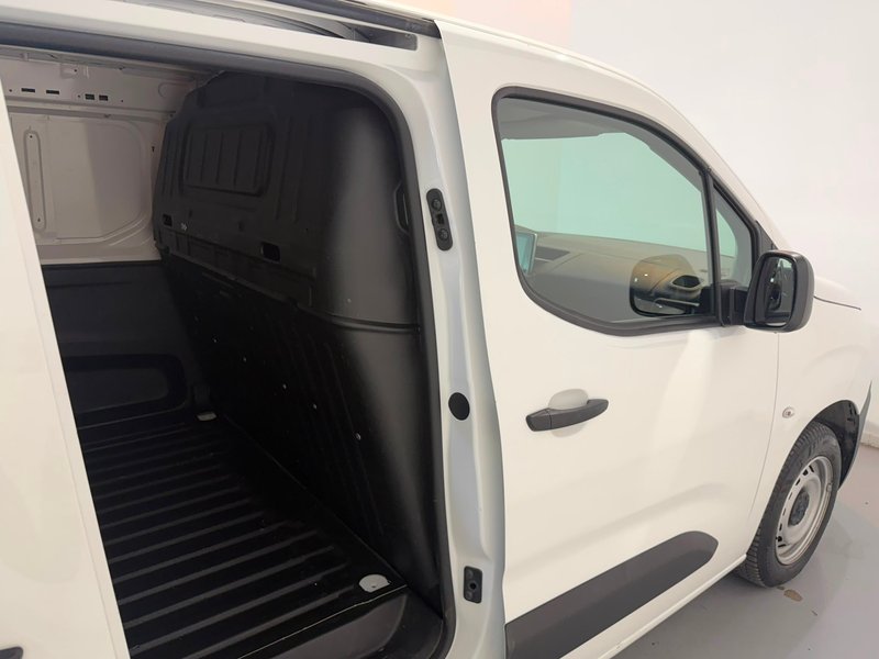 Peugeot Partner 2022, foto 18