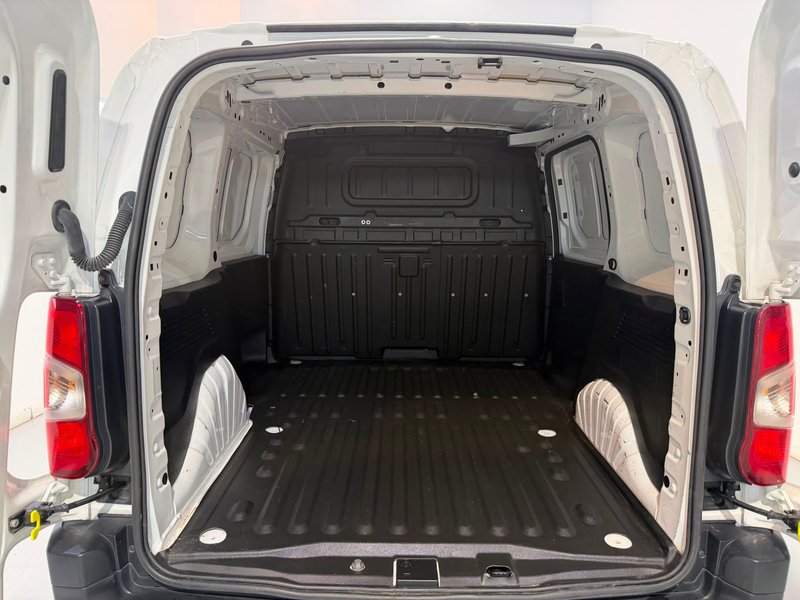 Peugeot Partner 2022, foto 21