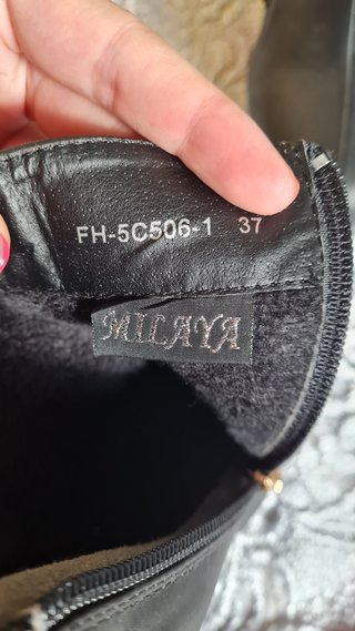 Botines de cuña negros con cordones decorativos