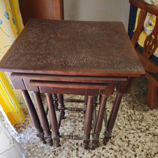 Juego 3 Mesas Auxiliares Madera Tallada