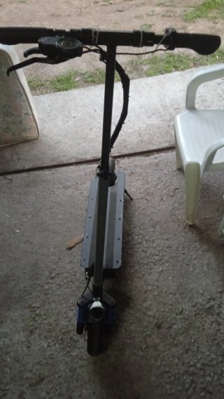 Patinete eléctrico en buen estado