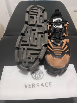 Zapatos Versace Negros y Marrones