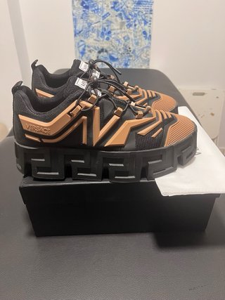 Zapatos Versace Negros y Marrones