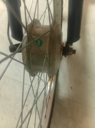 Triciclo Eléctrico con Cesta