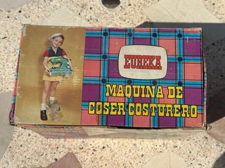 Máquina de coser Eureka eléctrica vintage