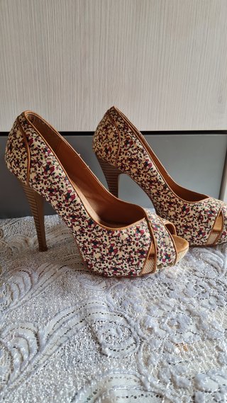 Zapatos de tacón Blanco Shoes talla 37
