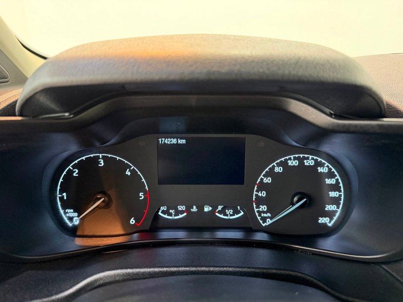 Ford Transit Connect 2020, foto 10