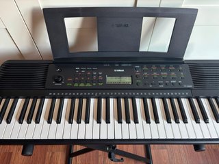 Piano Digital Yamaha PSR-E283 + Soporte + Funda