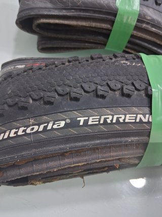 2 cubiertas gravel 38c + kit tubeless