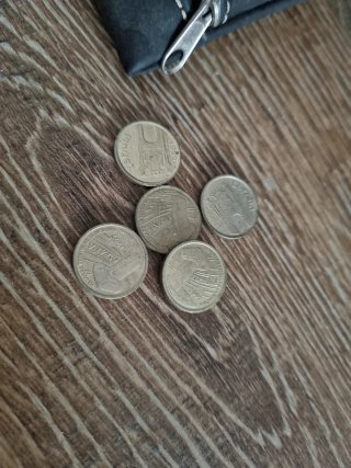 Lote de Monedas Variadas y bolso