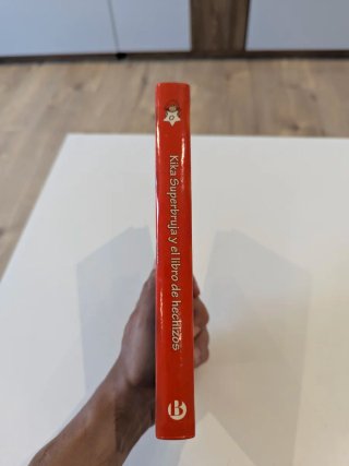 Kika Superbruja y el libro de hechizos