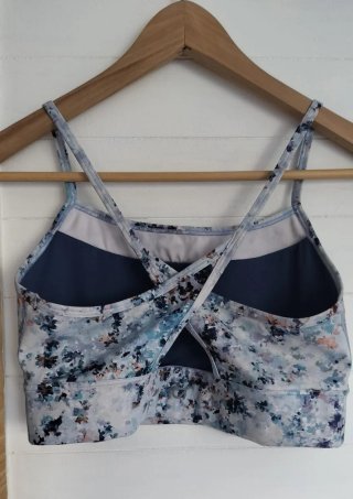 GapFit M Tops deportivos escote cruzado Florales
