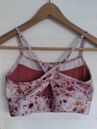 GapFit M Tops deportivos escote cruzado Florales