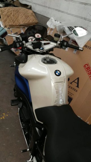 BMW K 1200 R Azul y Blanca